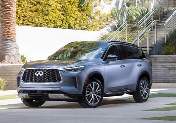 Партия новых японских кроссоверов Infiniti QX60 2024 едет к столичному дилеру из ОАЭ, цена уже известна