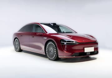 Аналог BMW 7 серии и Mercedes-Benz S-класса от Huawei и BAIC уже доступен для заказа в России. Люксовый полноприводный седан Stelato S9 оценили в 10,3 млн рублей