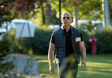 Снимает сливки: Джефф Безос продаёт акции Amazon на $5 млрд