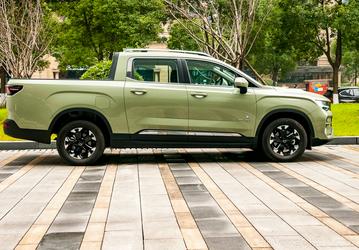 Geely Radar, который может служить внешним аккумулятором мощностью 21 кВт, вышел на мировой рынок и превратился в Riddara