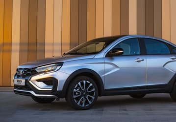Топовая Lada Vesta подешевела в России