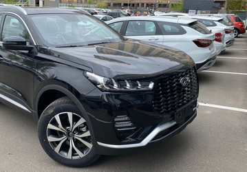 Россияне пересаживаются с Mitsubishi Pajero Sport и Volkswagen Tiguan на российский Chery Tiggo 7 Pro (Xcite X-Cross 7), о чем рассказал дилер