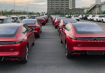 Представлен Chery Exeed Exlantix ES 2025 с пневмоподвеской, 800 В и дизайном от Пьера Луиджи Феррари