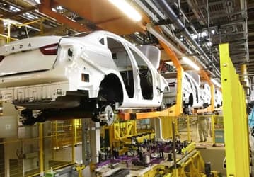 АвтоВАЗ устранил нештатную ситуацию и медленно возобновляет производство Lada Vesta