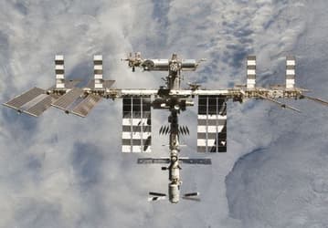 МКС продолжит работу ещё несколько лет: NASA планирует заменить станцию в 2030-х годах