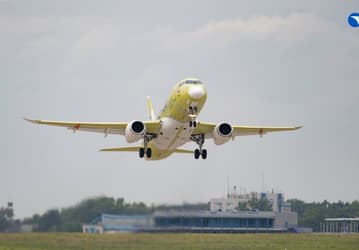 Разбился другой самолёт: новый импортозамещенный Superjet завершил испытательный полёт и приземлился в Раменском
