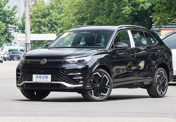 Новейший Volkswagen Tiguan L Pro с «зимним пакетом» и удлинённой колесной базой добрался до России
