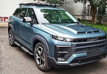Одному из самых продаваемых в России китайских кроссоверов теперь положен двухлитровый мотор. Новая версия Jaecoo J7 засветилась в Китае