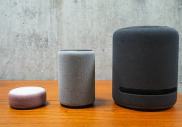 Amazon потеряла $25 млрд на умных колонках Echo и Alexa за пять лет. Теперь компания надеется на генеративный ИИ для спасения от убытков