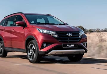 Легендарная надежность Toyota, просторный салон и классический «автомат» — 2,65 млн рублей. В России подешевел кросс-вэн Toyota Rush
