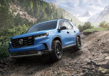 В Россию наладили поставки нового Honda Pilot из США. 3,5-литровый мотор V6, 9-ступенчатый «автомат» и полный привод — за 5,8 млн рублей