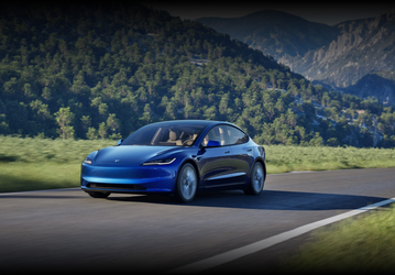 Сначала были «ободранные» Lada, а теперь — Tesla: компания вырезала из Model 3 экран, подогревы и заменила веганскую кожу на ткань, чтобы удешевить машину