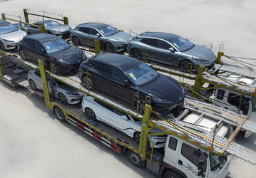 Новейшее детище Mercedes-Benz и BYD с управлением задними колёсами и системой «Глаз Бога». Люксовый флагман Denza Z9 GT отправляется в магазины