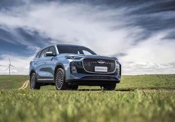 Этот кроссовер продемонстрирует новый дизайн флагмана Chery. Chery Tiggo 8 Plus 2025 представят 10 сентября