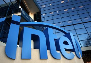 Глава Intel начал молиться в Твиттере (Х) на фоне падения акций компании более чем на 30%