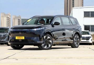 C дизайном Li Auto L9, просторным салоном и запасом хода 1300 км на баке бензина — за 5 млн рублей. В России появился вседорожник Dongfeng Yipai 008