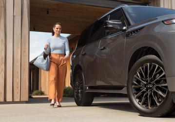 Больше, мощнее, современнее Lexus LX — и дешевле. Новейший Infiniti QX80 начали продавать на Auto.ru