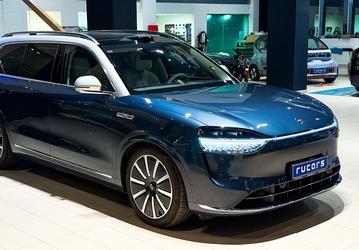 Аналог Mercedes-Benz GLS и BMW X7 всего за 9,7 млн рублей. В Россию приехала новая партия кроссоверов Huawei Aito M9