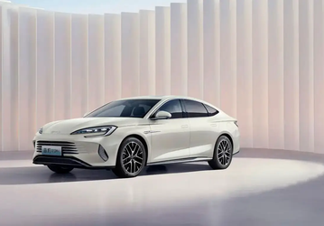 Гроза Toyota Camry и Honda Accord дешевле $20 000 с запасом хода более 2000 км. Новейший седан BYD Seal 07 DM-i поступил в продажу в Китае