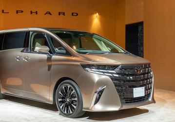 В России стартовали продажи Toyota Alphard 2024