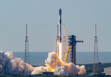 SpaceX запустила новую партию спутников Starlink на новой ракете Falcon 9