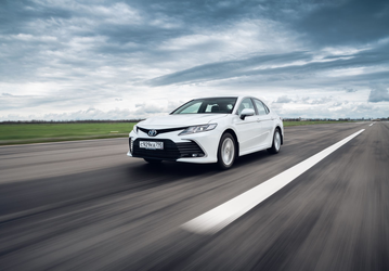 Toyota Camry за 1,5 млн и Corolla за 1 млн рублей. Какие автомобили Toyota пользуются популярностью у россиян, рассказали в «СберАвто»