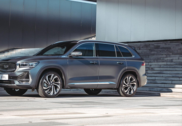 Пока японцы терпят поражение за поражением, китайская Geely резко нарастила продажи машин