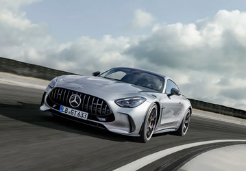 Объявлена цена Mercedes-AMG GT63 2025. Он стоит почти как «полное переосмысление» DeLorean DMC-12