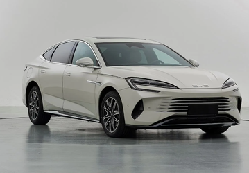 BYD Seal 07 DM-i готов уничтожить Toyota Camry и Avalon: представлен новейший 5-метровый бизнес-седан с запасом хода 2000 км, расходом 3,41 л/100 км и ценой 19,5 тыс. долларов