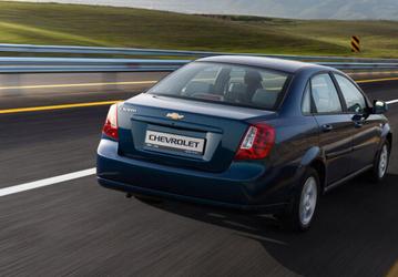 Старый культовый Chevrolet Lacetti снова в России и по цене ниже 2 млн рублей. Это за машину с «автоматом» 