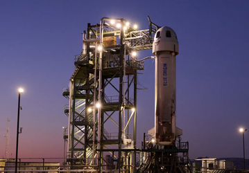 «Один из самых чистых полетов»: Blue Origin успешно скатала 6 туристов в космос на корабле New Shepard