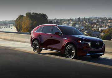 Официальный дилер Mazda в России запустил продажи кроссовера Mazda CX-90 2024: богатая комплектация, мощный мотор, полный привод — за 7,75 млн рублей (с учетом скидки)