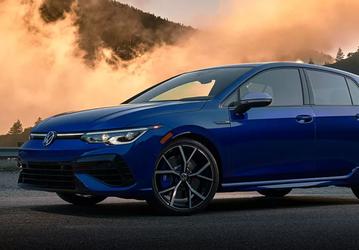Самый «злой» Volkswagen Golf приехал в Россию: у Volkswagen Golf R 333 л.с. и полный привод