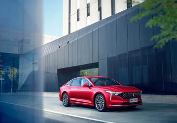 Просторный лифтбэк уровня Skoda Superb в небедной комплектации — за 2,083 млн рублей. В Белоруссии сильно подешевел FAW Bestune B70