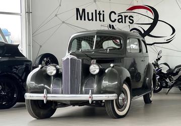 В Санкт-Петербурге продают 84-летнего «американца» Packard One-Ten. В его оснащении автоматическая коробка передач и даже кондиционер