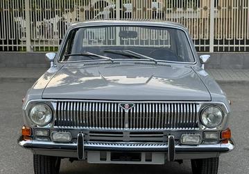 В России 40-летнюю «Волгу» продают по цене новой топовой Lada Vesta. Все дело в «идеальной сохранности» и необычном цвете