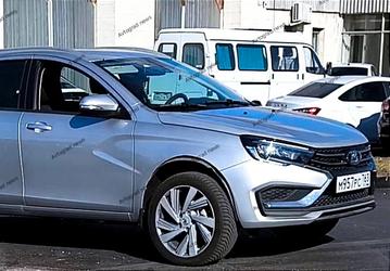 «Вот такое чудо выехало из ворот НТЦ ВАЗа». На АвтоВАЗе засняли очень необычную «Весту» с огромными колесными арками