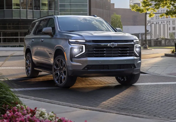 Chevrolet Tahoe 2024 с системой Super Cruise и пневмоподвеской появился у столичных дилеров