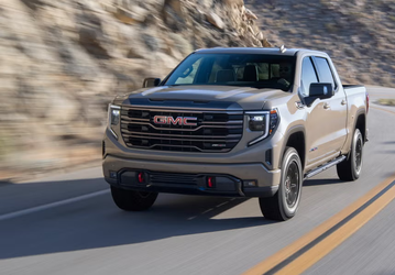 Эта проблема затронула почти полмиллиона Chevrolet Silverado, Tahoe, Suburban, GMC Yukon, Cadillac Escalade и других машин. Отзыв касается неисправных индикаторов тормозной жидкости