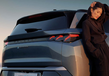 Представлены новые Peugeot 5008 и E-5008