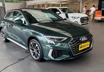 В России стартовали продажи Audi A3. 150 л.с. и передний привод за 4 млн рублей