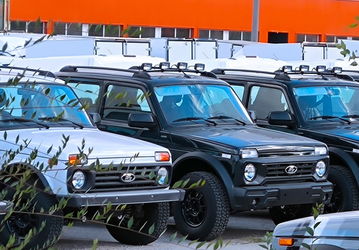 Начался выпуск обновлённых Lada Niva Bronto. Машины показали вживую