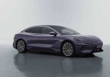 Еще одно детище Mercedes-Benz и BYD с управлением задними колёсами, но теперь в другом кузове. Представлен седан Denza Z9 
