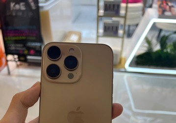 Цвета iPhone 16 Pro показали на фотографиях. Макеты получили разные оттенки нового цвета Desert Titanium