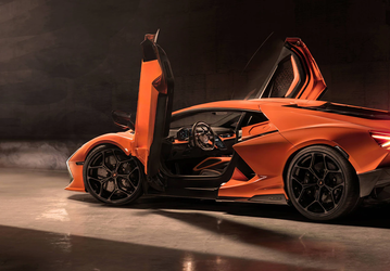 Новейший Lamborghini Revuelto подешевел в России почти на 7 млн рублей всего за четыре месяца