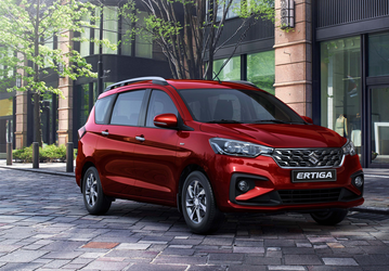 Семиместный Suzuki Ertiga с АКПП, Apple CarPlay, круиз-контролем и подогревом руля и упал в цене ниже 2,7 млн рублей 