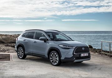 Toyota Corolla Cross и Toyota Camry оказались самыми дешевыми моделями Toyota в России: топ-5 моделей с ценами
