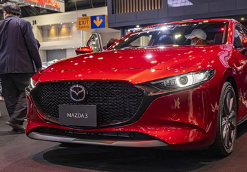 В Москву привезли новую Mazda3 2024