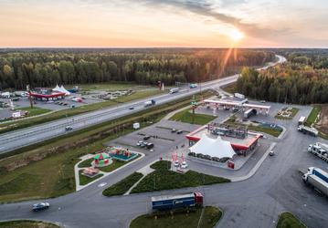 На трассе М-11 построят первые комплексы с зарядками для электромобилей