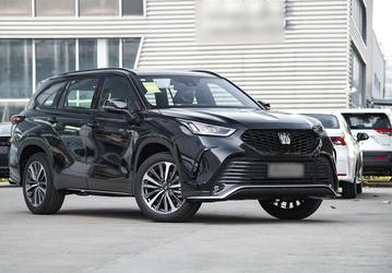 Дилер привез в Россию «особый» Toyota Highlander: гибридный Toyota Crown Kluger 2024 с полным приводом оценили в 6,38 млн рублей